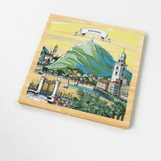 [:en]The illustration on VARSY'S Magnets Switzerland show Monte San Salvatore and elements of the legend of Lugano.[:][:de]Die Illustration auf VARSY'S Magnete Schweiz zeigen den Monte San Salvatore und Elemente der Geschichte von Lugano.[:]